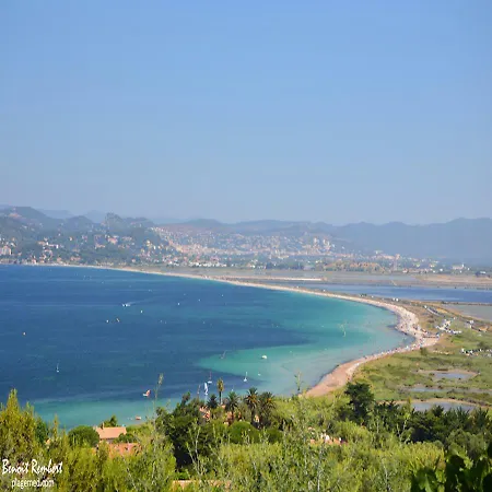 L'oustau De Hyeres-vue Sur Les Iles Hyères